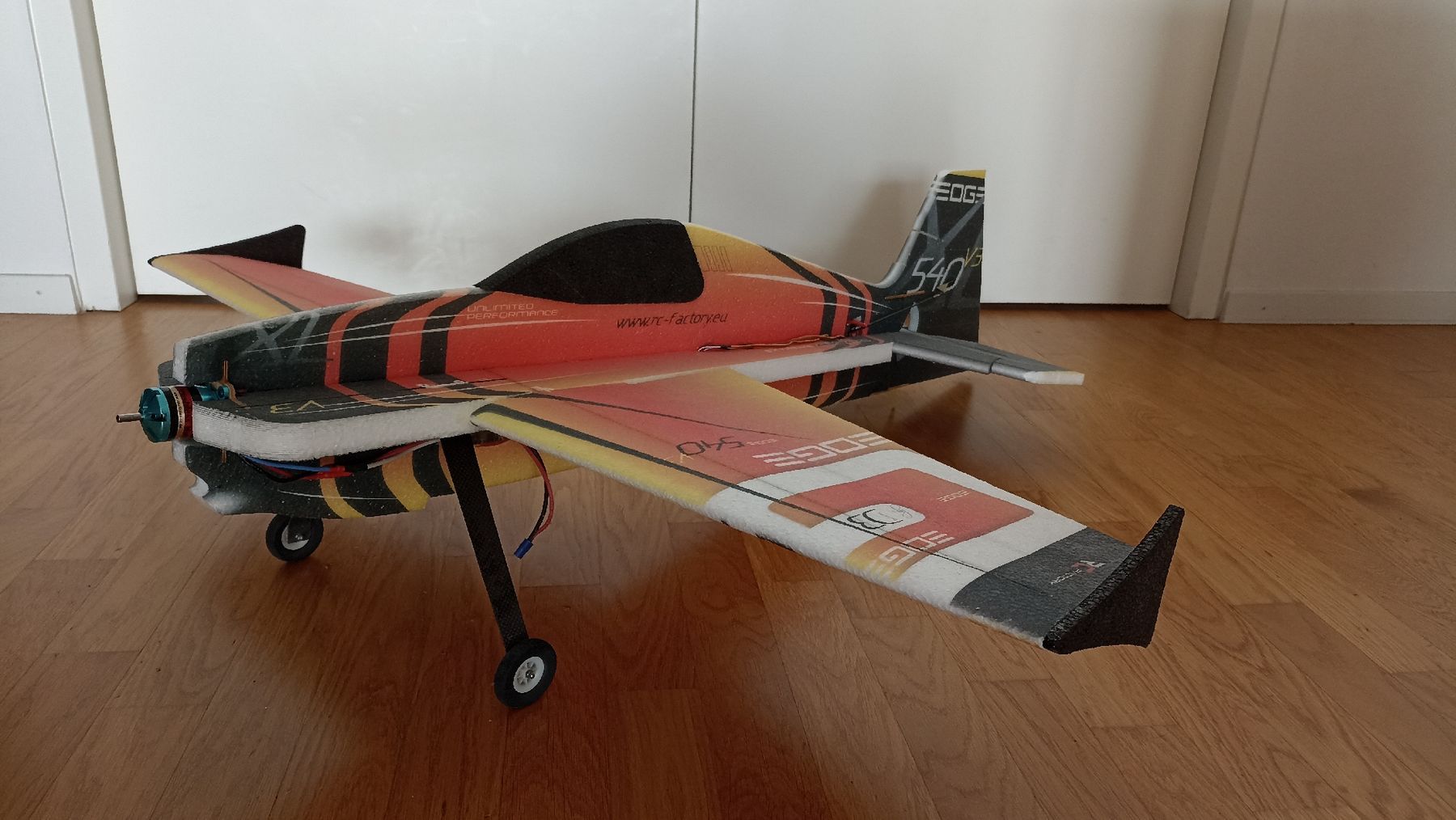Modellismo RC: RC Factory EDGE 540 V3 XL – Nuovo (secondo la descrizione) da Neuchâtel venduto da HeliMaster 4