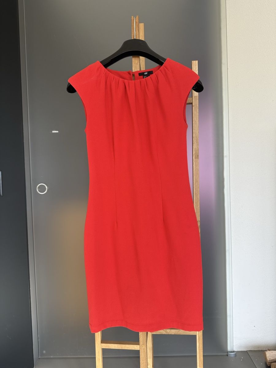 H&M Kleider: Rotes Kleid, Grösse 38 – Gebraucht aus Gipf-Oberfrick von Gabor5