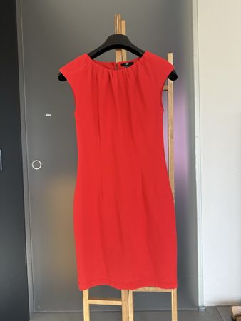 Rotes Kleid, Grösse 38
