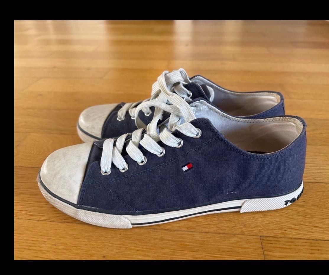 Tommy Hilfiger Scarpe da donna: Baskets Tommy Hilfiger, bleu marine, taille 37 – Usato da Le Sentier venduto da flo_dcg6 1