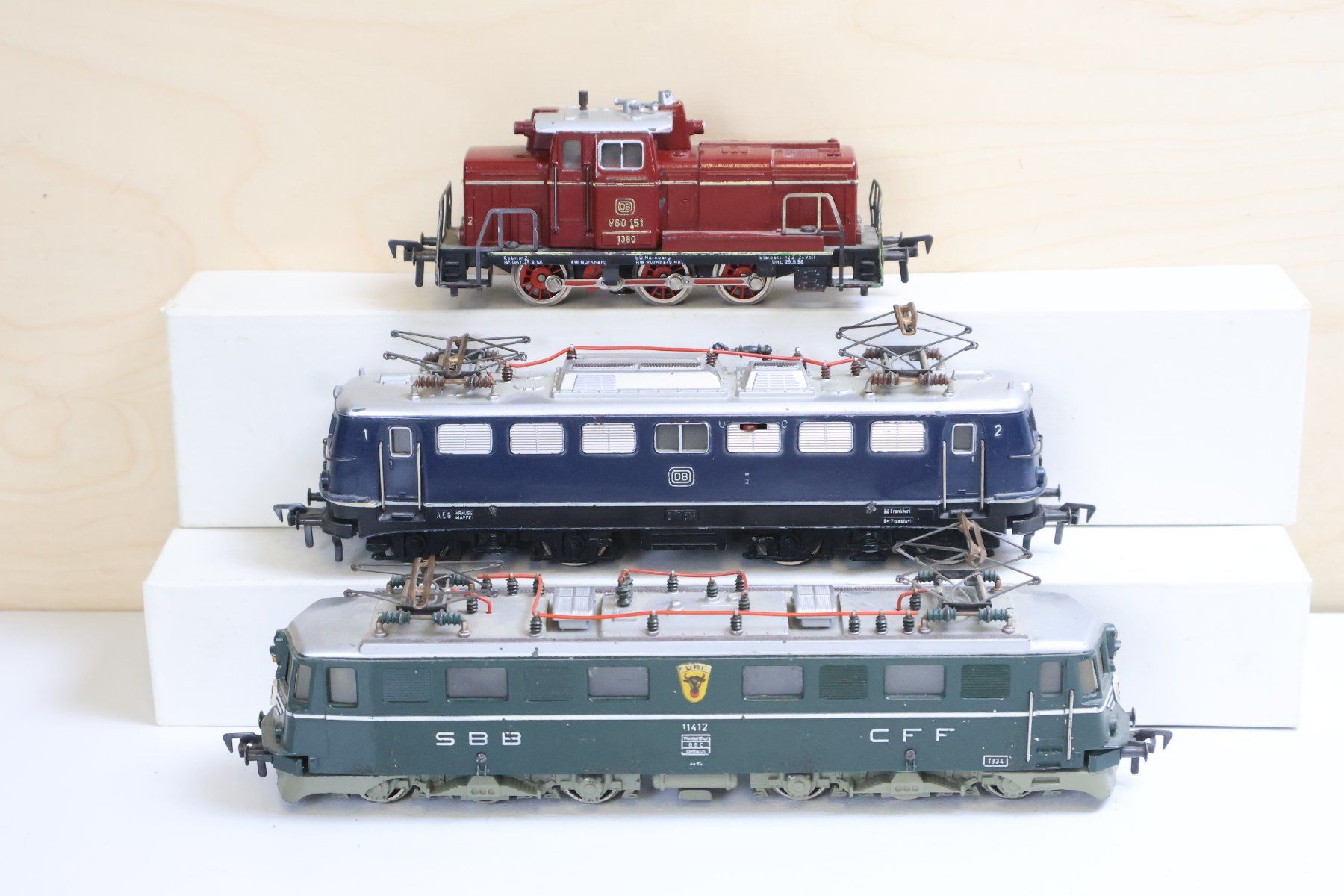 Fleischmann Modelleisenbahnen: Fleischmann 3 x Loks SBB Ae 6/6 & weitere - H0 DC – Gebraucht aus Winterthur von Monstera 4