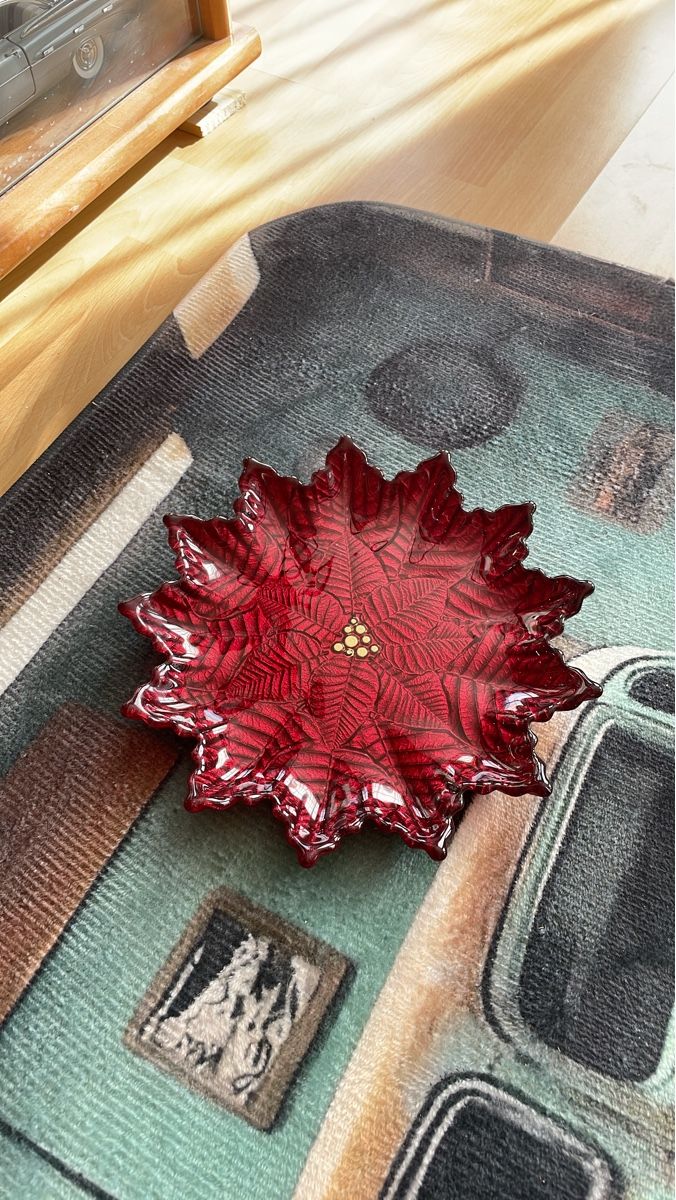 Schalen: Rrote Glasschale – Neu (gemäss Beschreibung) aus Goldingen von FirebirdLady92