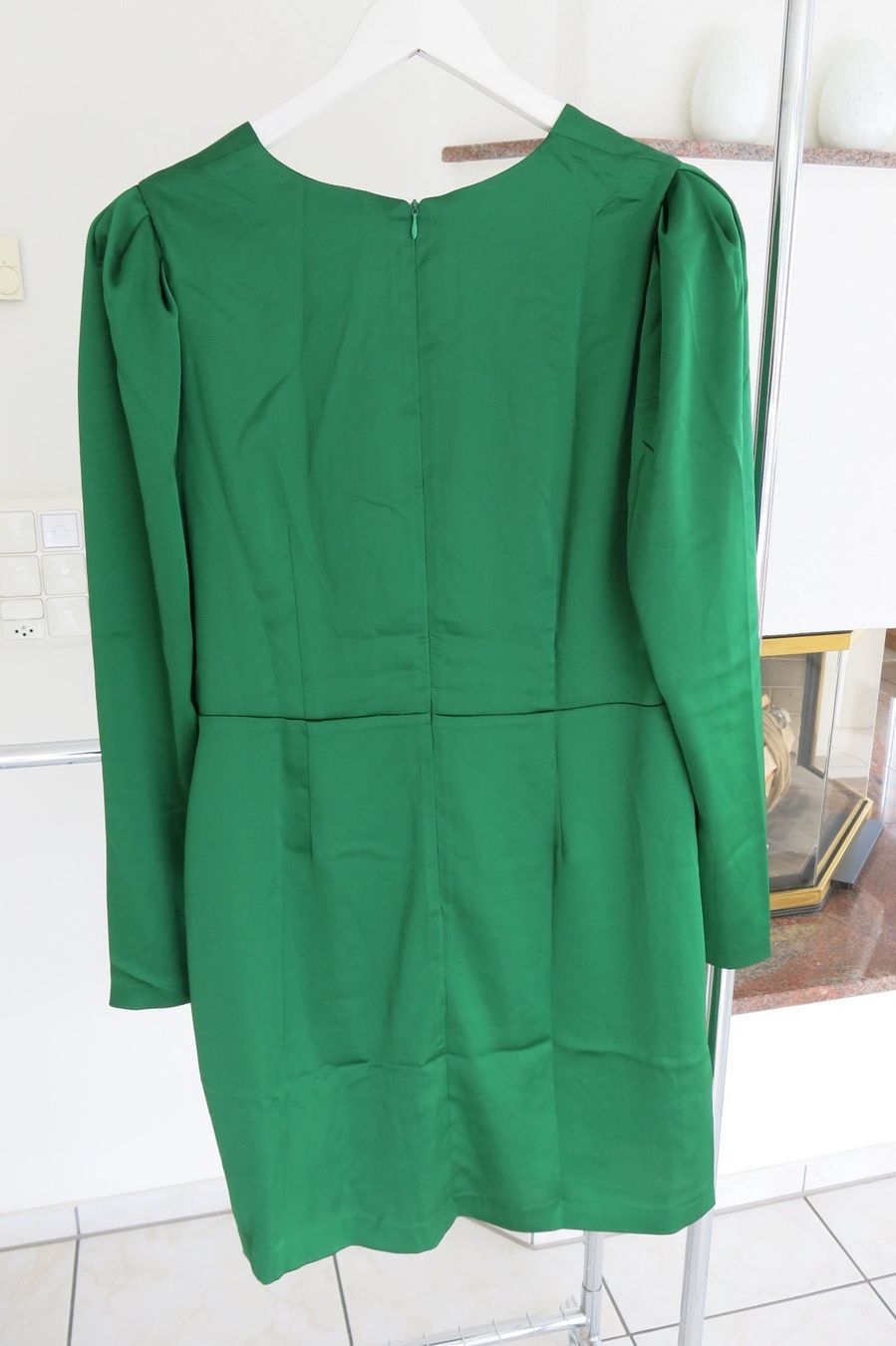 La Redoute Vestiti: Edles, grünes Satinkleid – Nuovo (secondo la descrizione) da Lachen SZ venduto da artbyblondangel 3