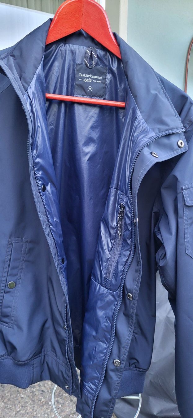 Peak Performance Giacche: Giacca primaverile Peak Performance blu, come nuova! – Usato da Davesco-Soragno venduto da fla_d77h 2