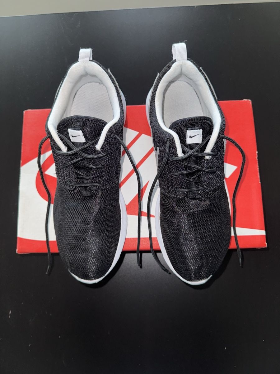 Nike Herrenschuhe: Nike Roshe One, Schwarz/Weiss, Grösse 39 – Neu (gemäss Beschreibung) aus Zürich von Jen10 6