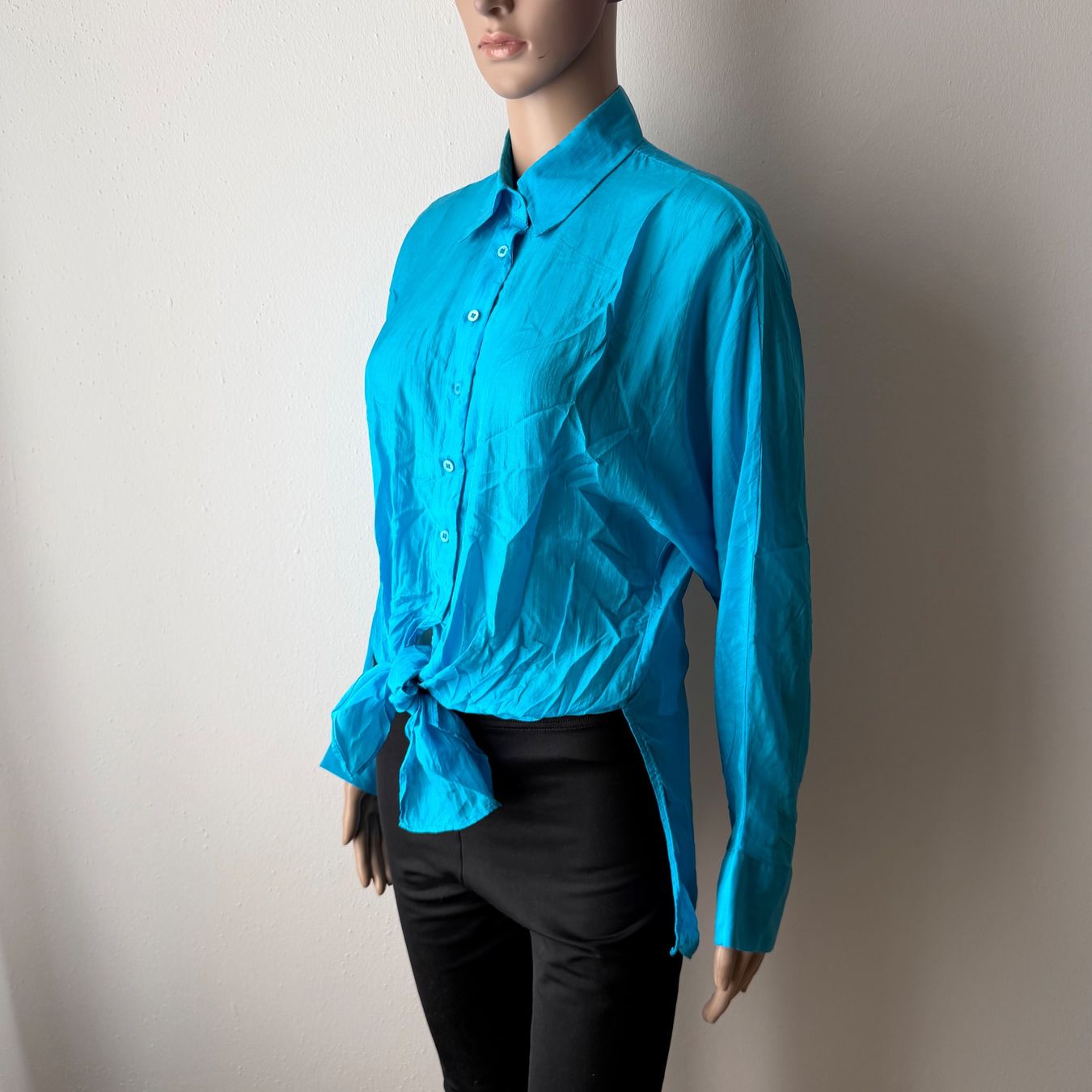 Massimo Dutti Blusen: MASSIMO DUTTI Seidenbluse mit Knotendetail 🩵 – Gebraucht aus Zürich von ClosetQueen 2