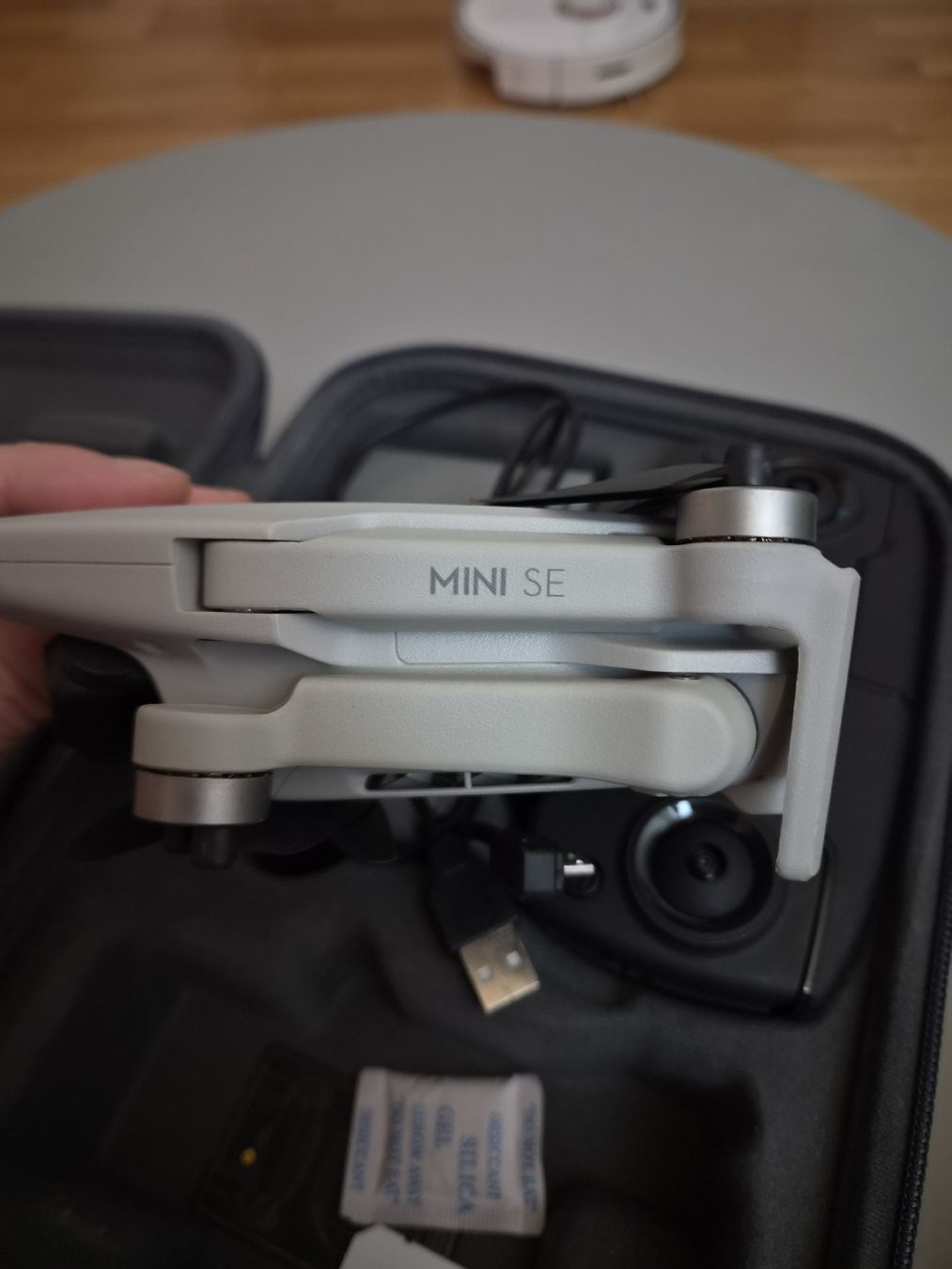 DJI Modellismo RC: DJI Mini SE Fly More Combo – Usato da Adliswil venduto da brt_87k8 2