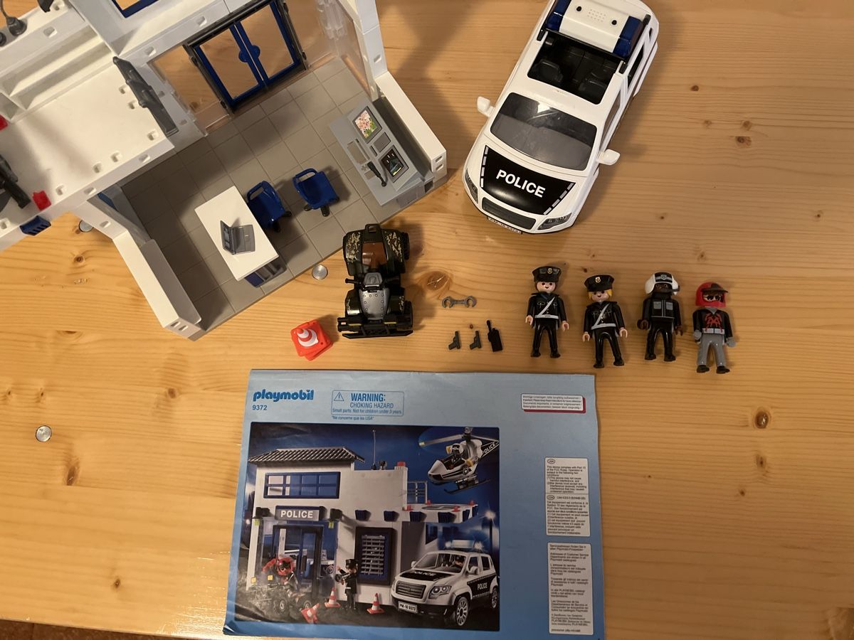 Playmobil Spielzeuge: Playmobil 9372 - Polizeistation – Gebraucht aus Zuchwil von Commander0 3
