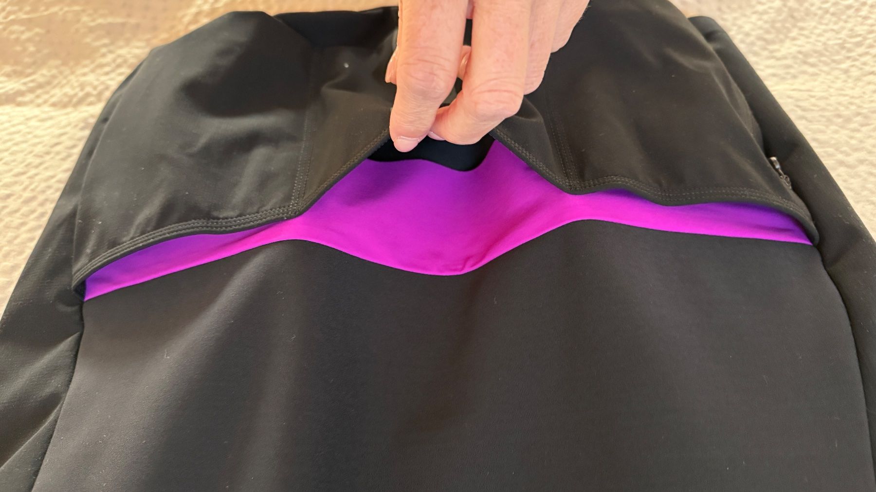 Assos Giacche: ASSOS Damen Softshell Jacke Dyora RS Grösse L NEU – Nuovo (secondo la descrizione) da Birsfelden venduto da Nic21 9
