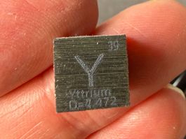 Yttrium, Elementwürfel, Dichtewürfel mit Gravur 1x1x1cm