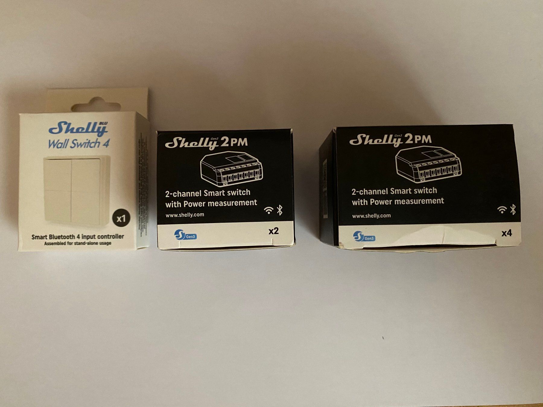 Shelly Componenti elettronici: 1x Shelly Wall Switch 4 et 6x 2PM 2-channel Smart switch – Nuovo e nell'imballaggio originale da Cugy venduto da Vava8