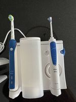 Oral-B Oral Health Center OxyJet mit Zubehör