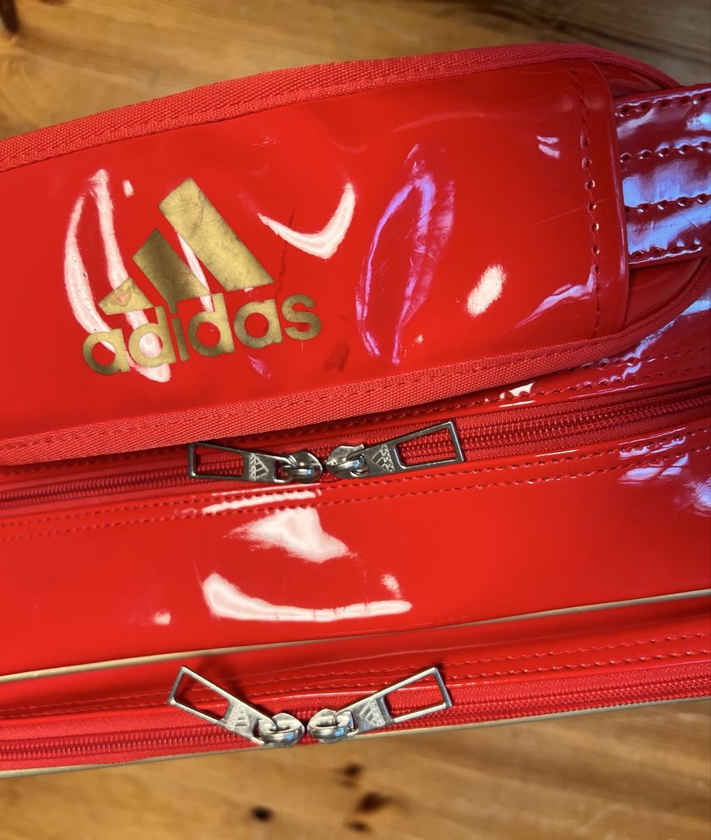 Adidas Taschen: Adidas Allzwecktasche Hochglanz  – Gebraucht aus Sevelen von Ritiplampi 8