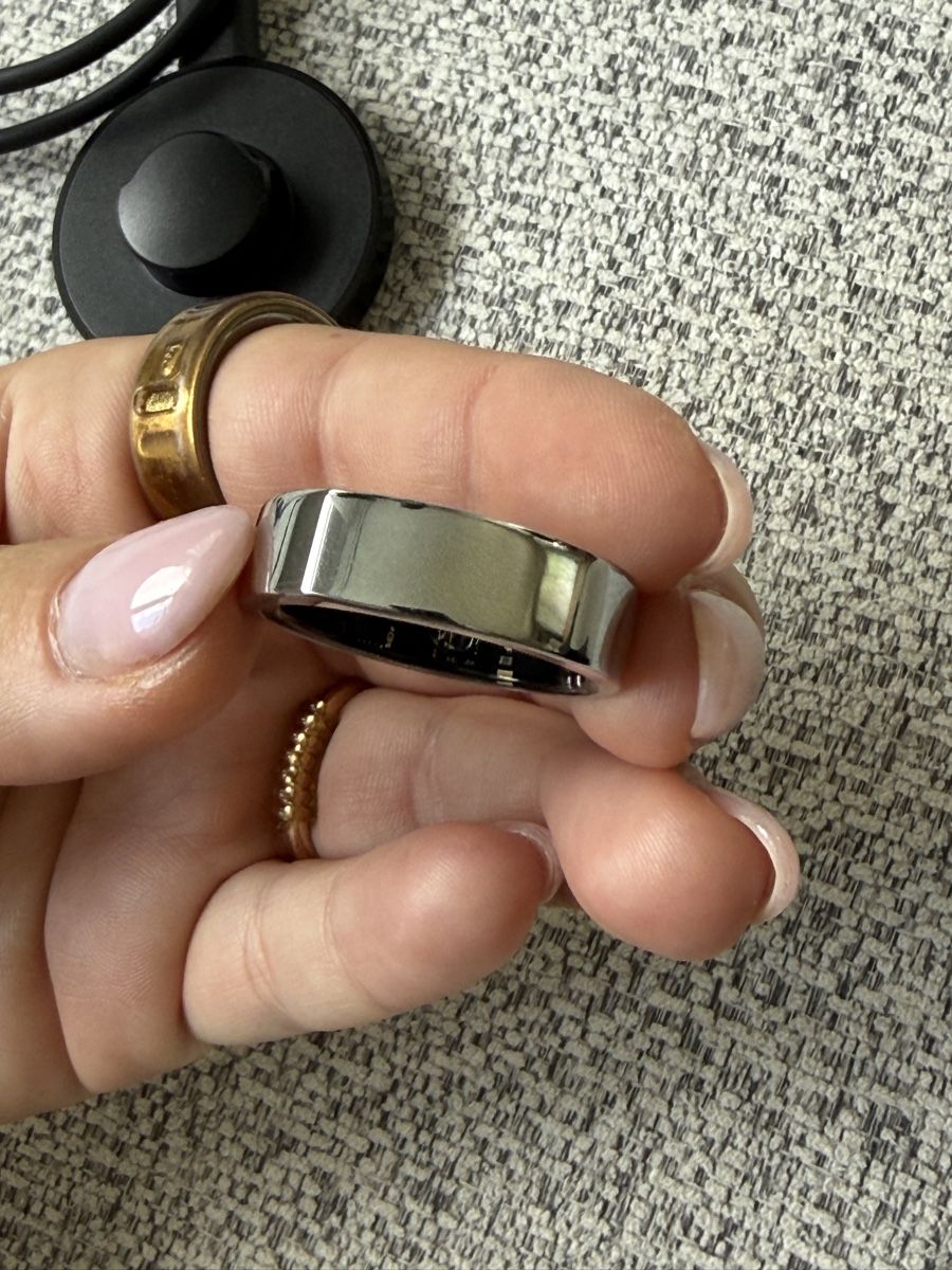 Oura Chargements: Gen 3 Oura Ring + Charger Size 13 – D'occasion à Feusisberg par DieJenny53 2