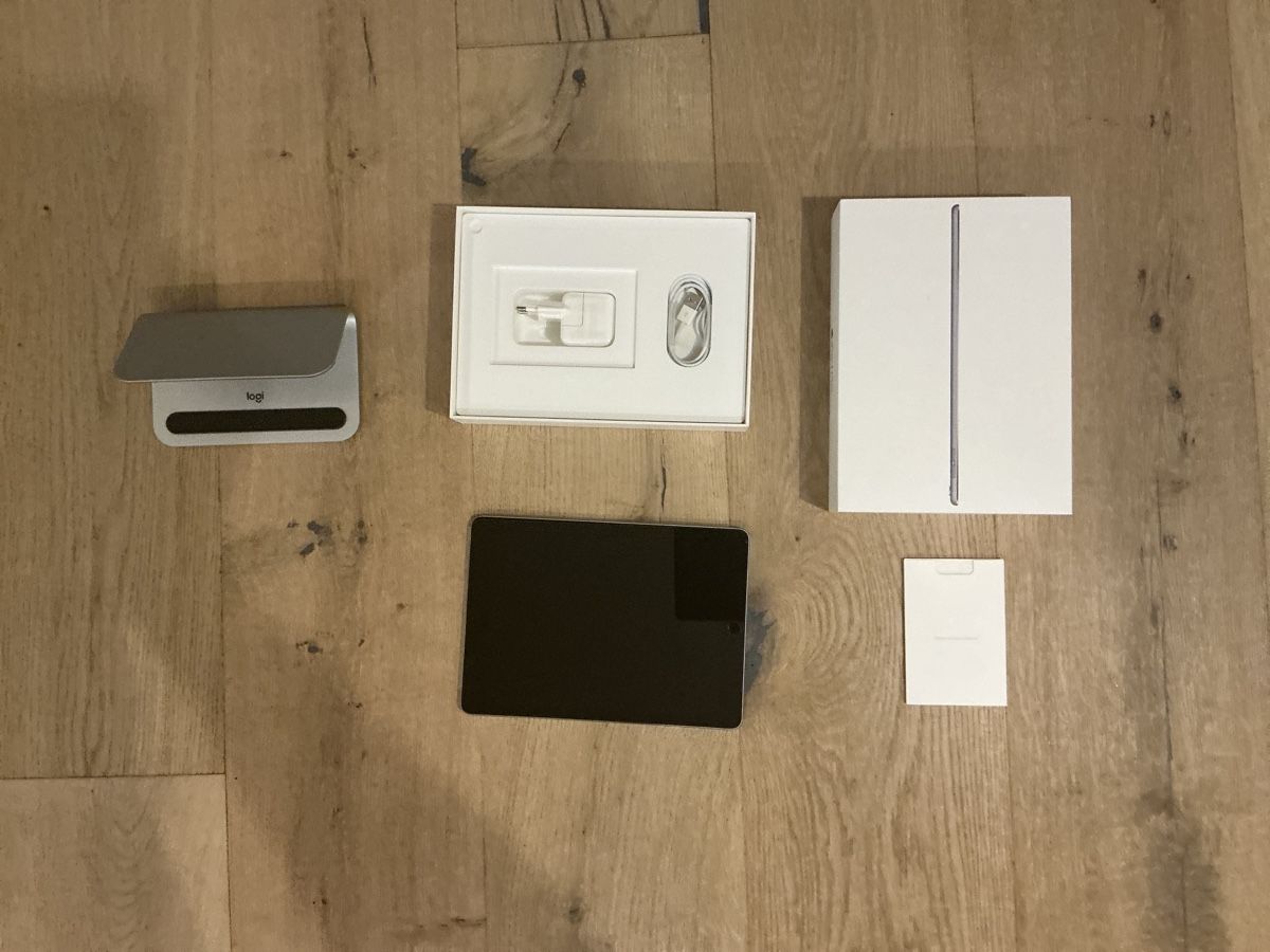 Apple Tablet PC: Apple iPad Pro 256GB / Hochwertige logitech Dockingstation – Usato da Wil SG venduto da Saintch
