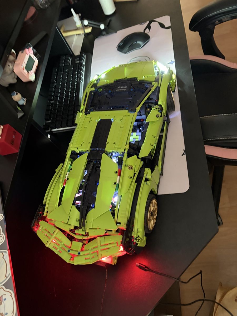 Lego Kit di costruzioni: LEGO Technic Lamborghini Sián avec éclairage LED monté – Usato da Ste-Croix venduto da Florian_VAR 1