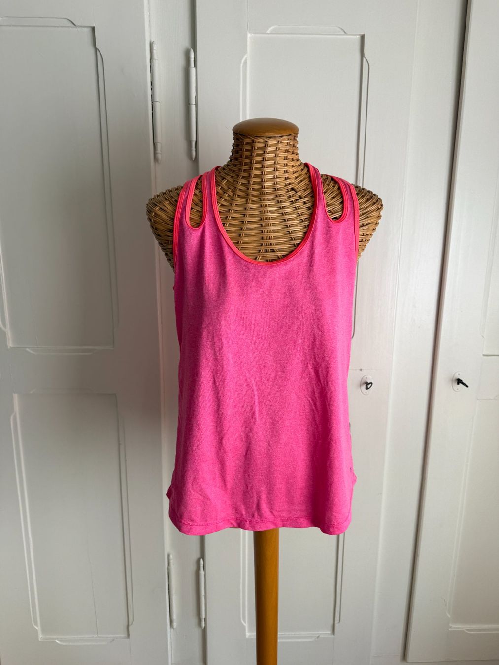 Top: Sport Top pink M – Usato da Zürich venduto da Diazaio
