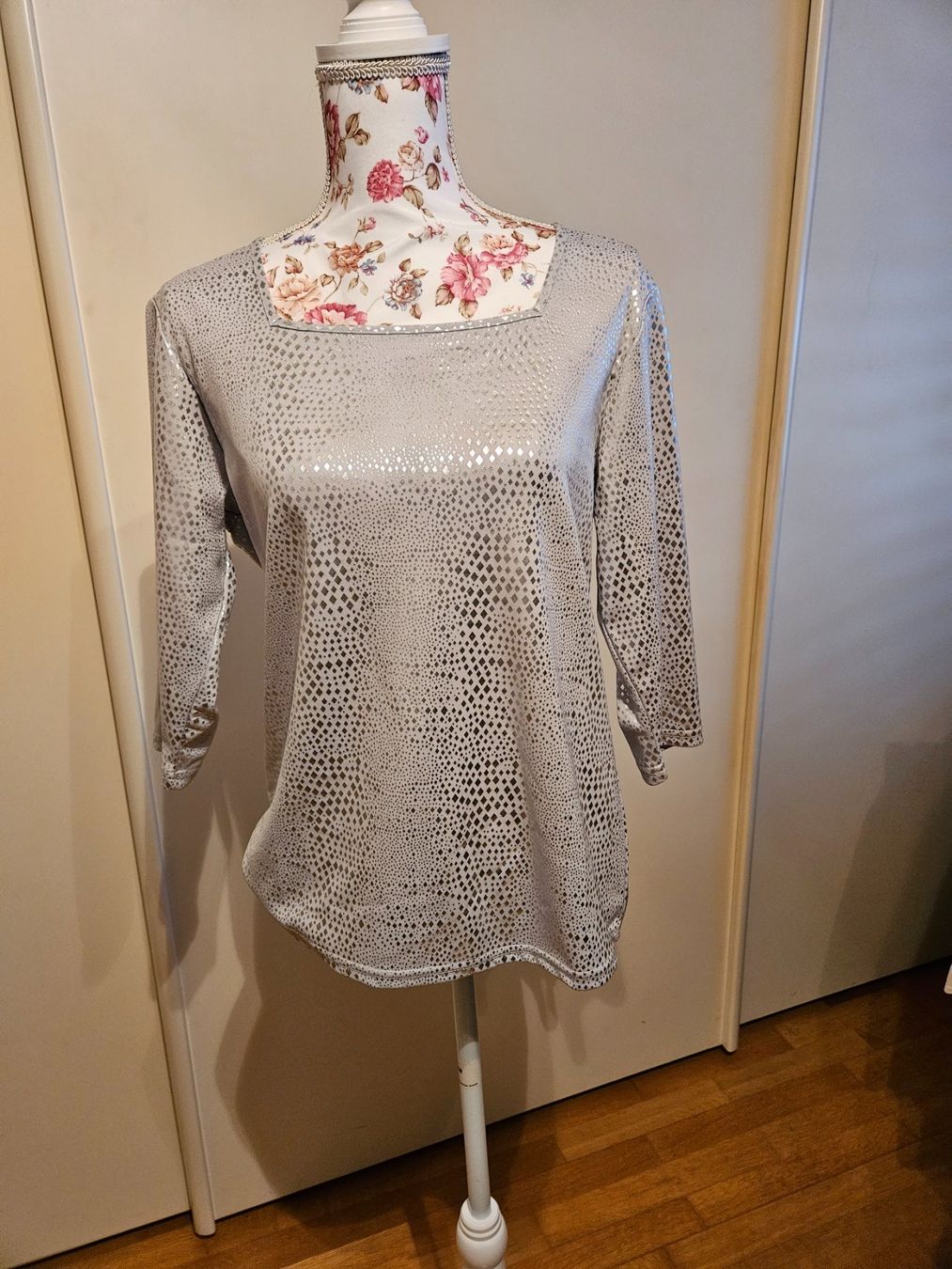 T-Shirts: Damen Shirt Gr 40 – Gebraucht aus Landquart von Snug01