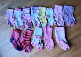 🌿🌸13 Paar Socken davon 5 Antirutsch, div. Motive Gr. 19-22