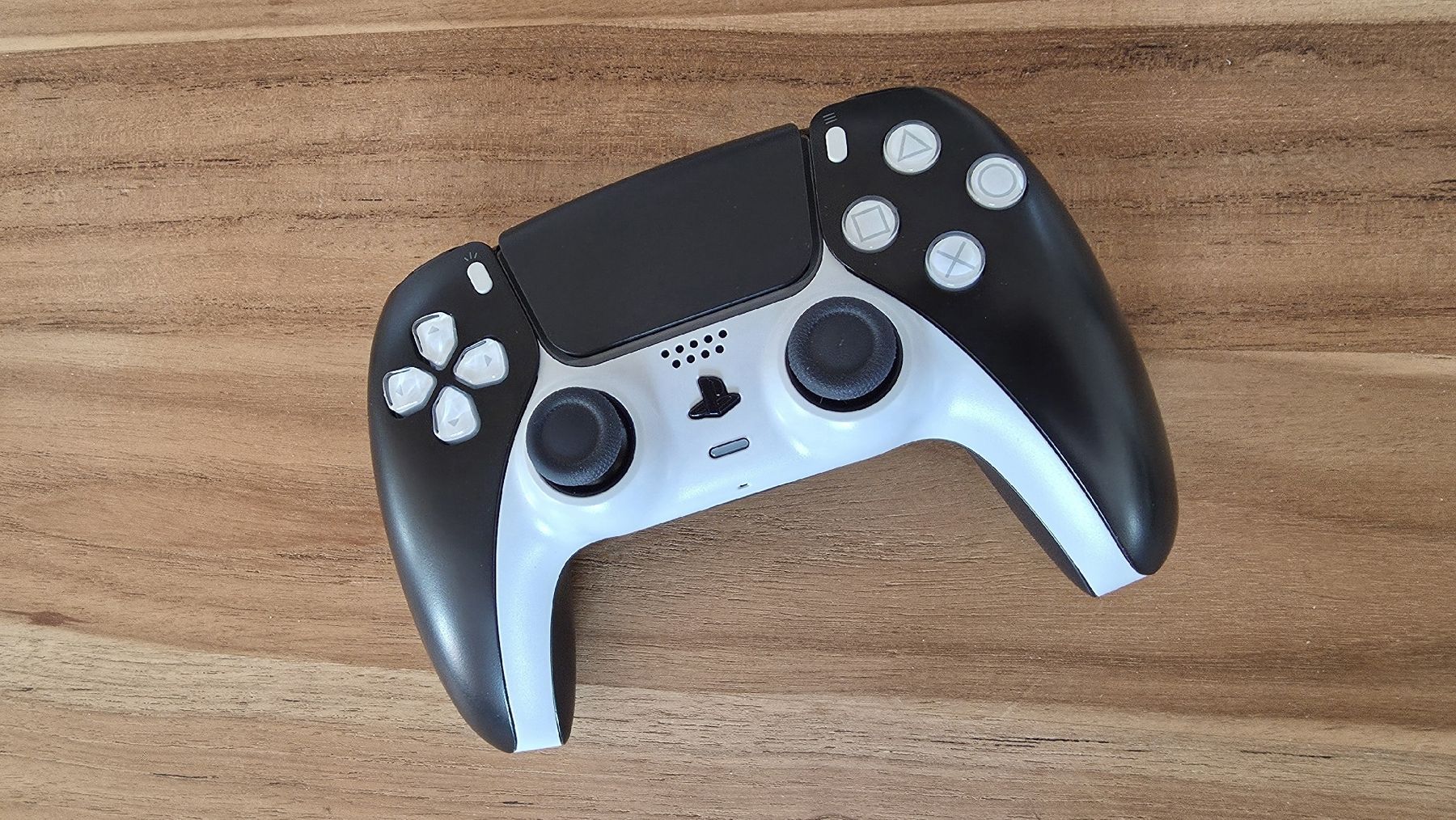Sony Controller: Sony PlayStation 5 DualSense Controller schwarz weiss  – Usato da Wangen b. Olten venduto da Gerber...