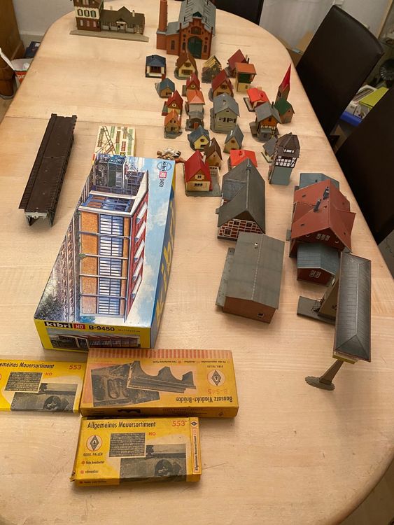 Kunstrasen Mini-Blütentrauben – Für Diorama, Modellbahn, Sandtisch, Bonsai-Deko (1 Schachtel)