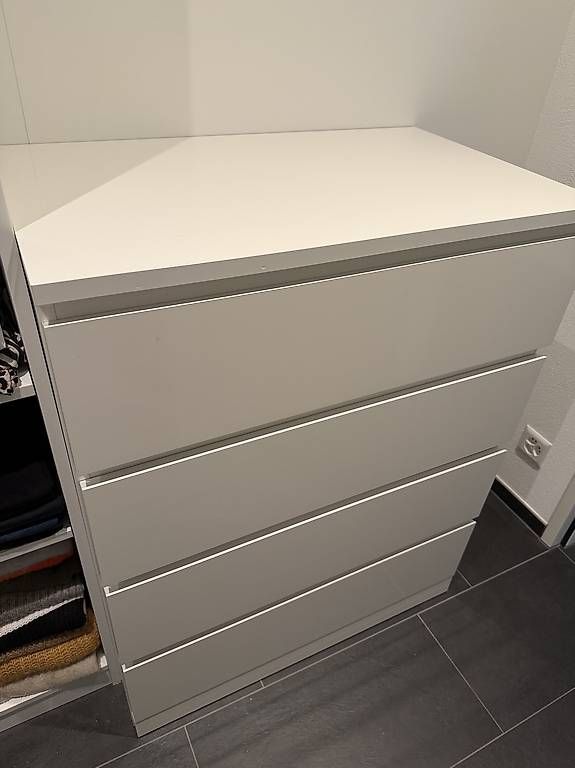 Kommoden: 2x Ikea Malm Kommode Weiss Hochglanz – Gebraucht aus Unterterzen von ann_zhc6