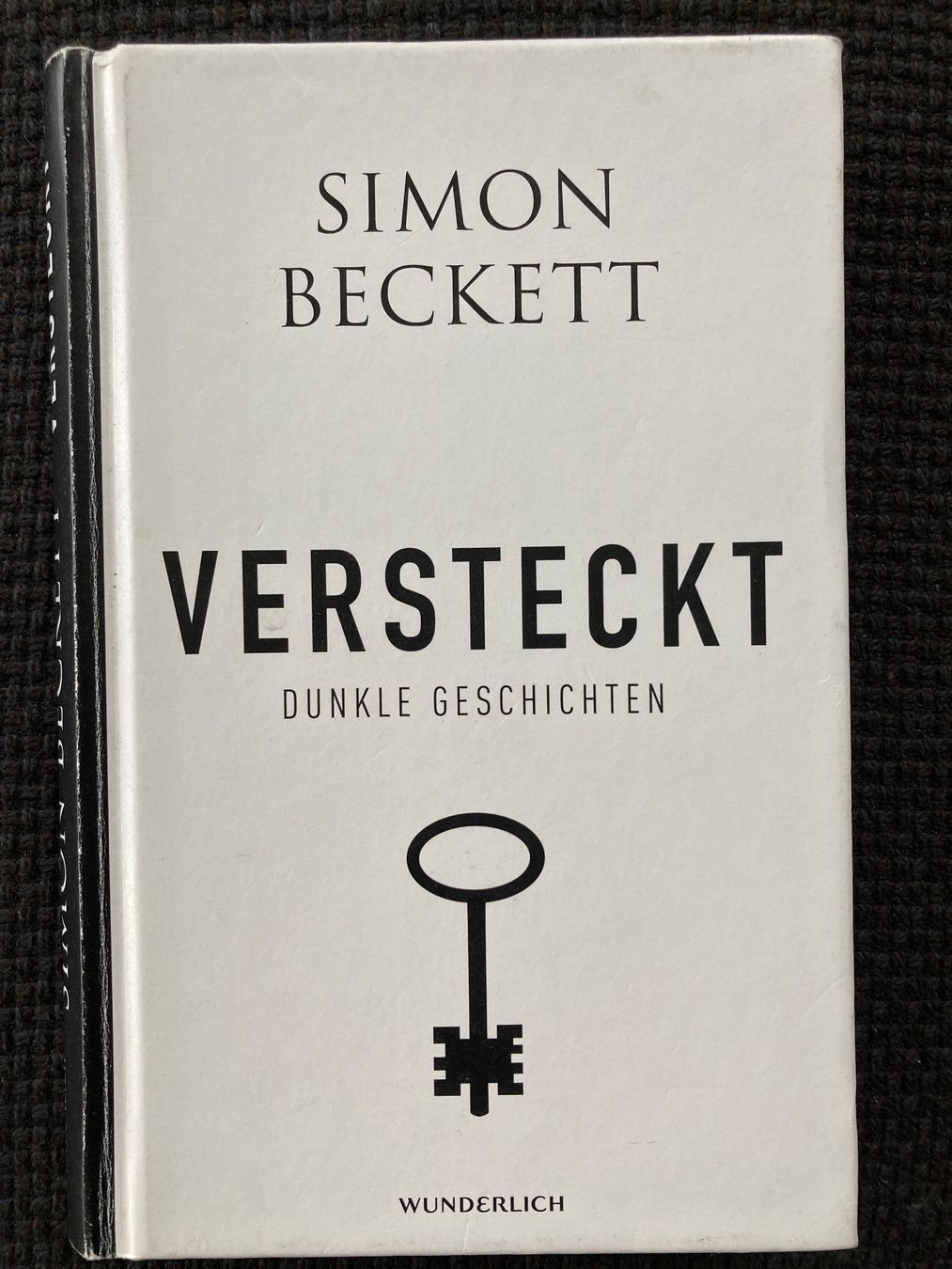 Libri: Simon Beckett, Versteckt – Usato da Baden venduto da Yoyo1