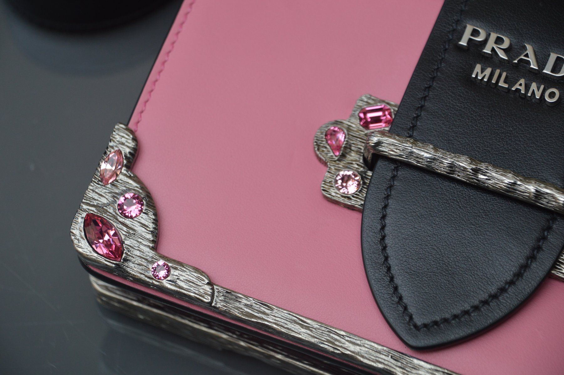 Prada Taschen für Damen: Prada Caskier Crystal Tasche / sac – Gebraucht aus Collonges von Auganien 5