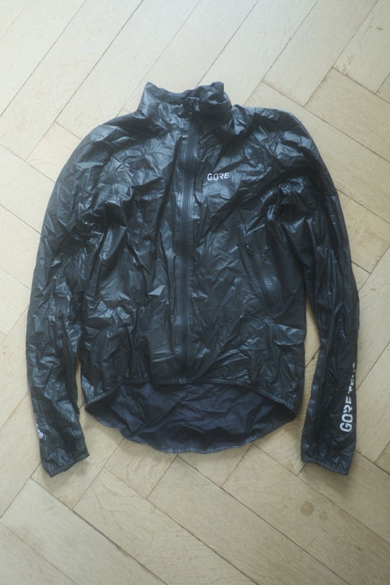 Vestes: Gore One Gore-Tex Active Jacket Black L – D'occasion à Zürich par polemiker10