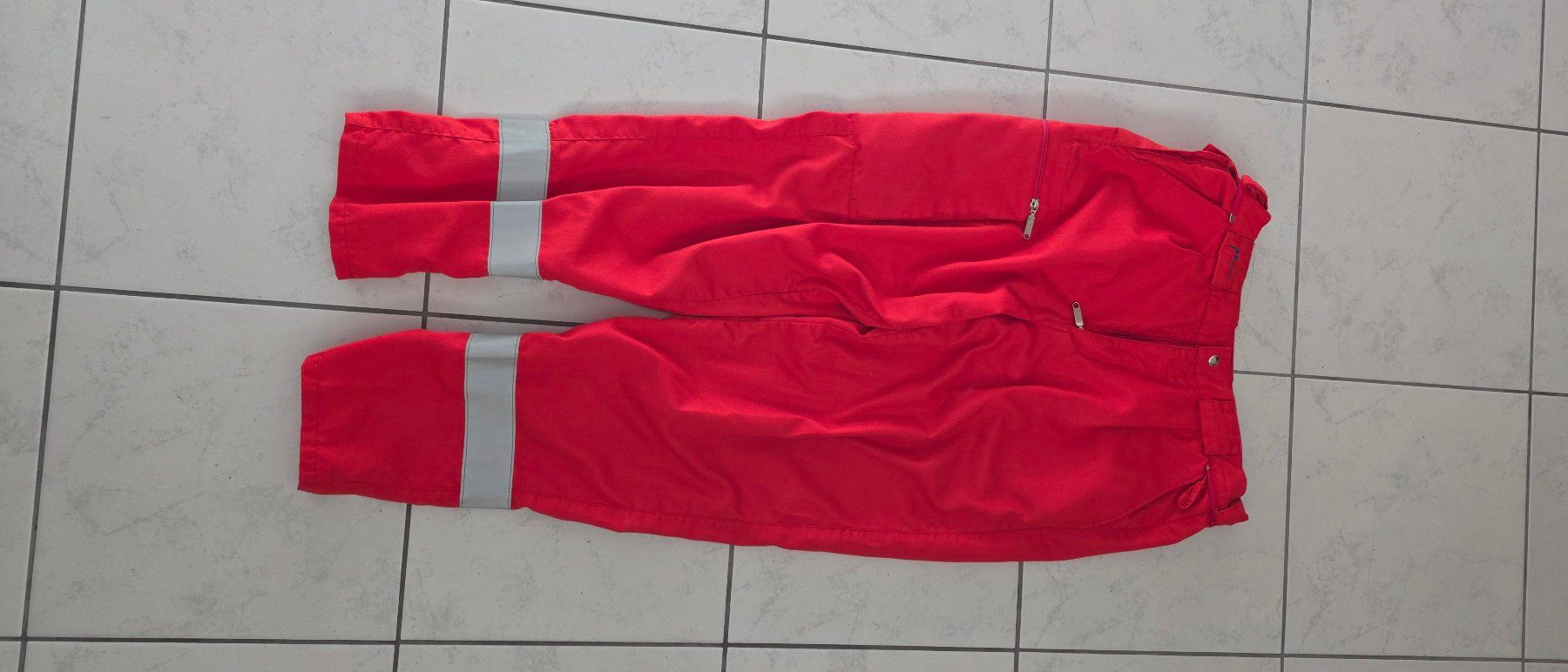 Uniformi: Rettungsdienst Uniform – Usato da Aarburg venduto da Se20 5