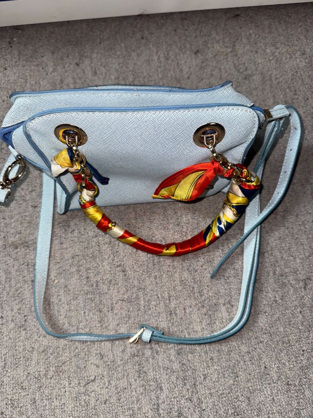 Borse da donna: Tasche Carpisa hellblau – Usato da Altendorf venduto da Jeshy15 1