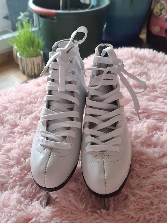 Pattini da ghiaccio: Damen/Mädchen Schlittschuhe Gr. 36-37 – Usato da St. Gallen venduto da Katecat7moon 3