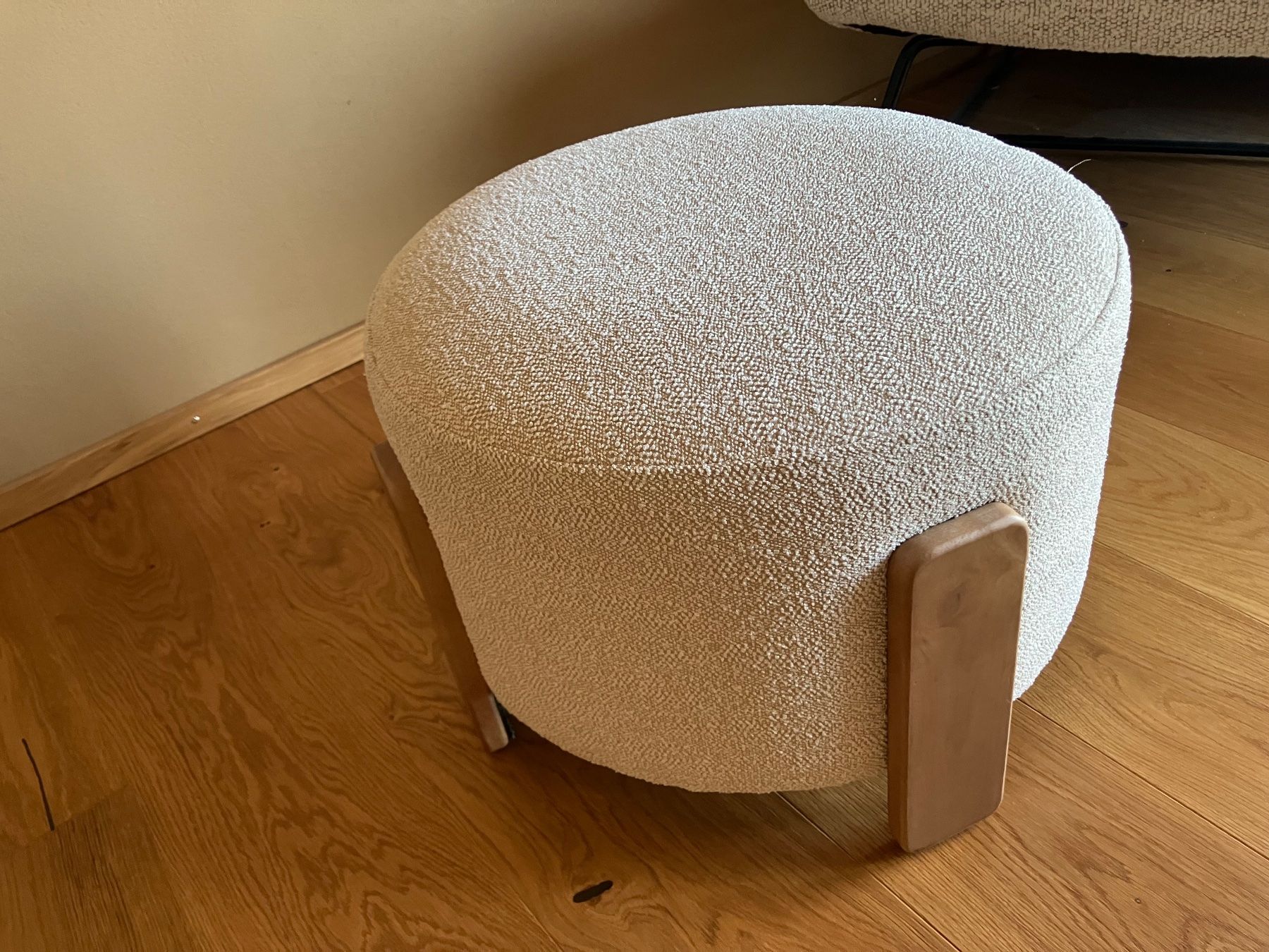 Fauteuils: Sessel mit Hocker beige guter Zustand – D'occasion à  par  2
