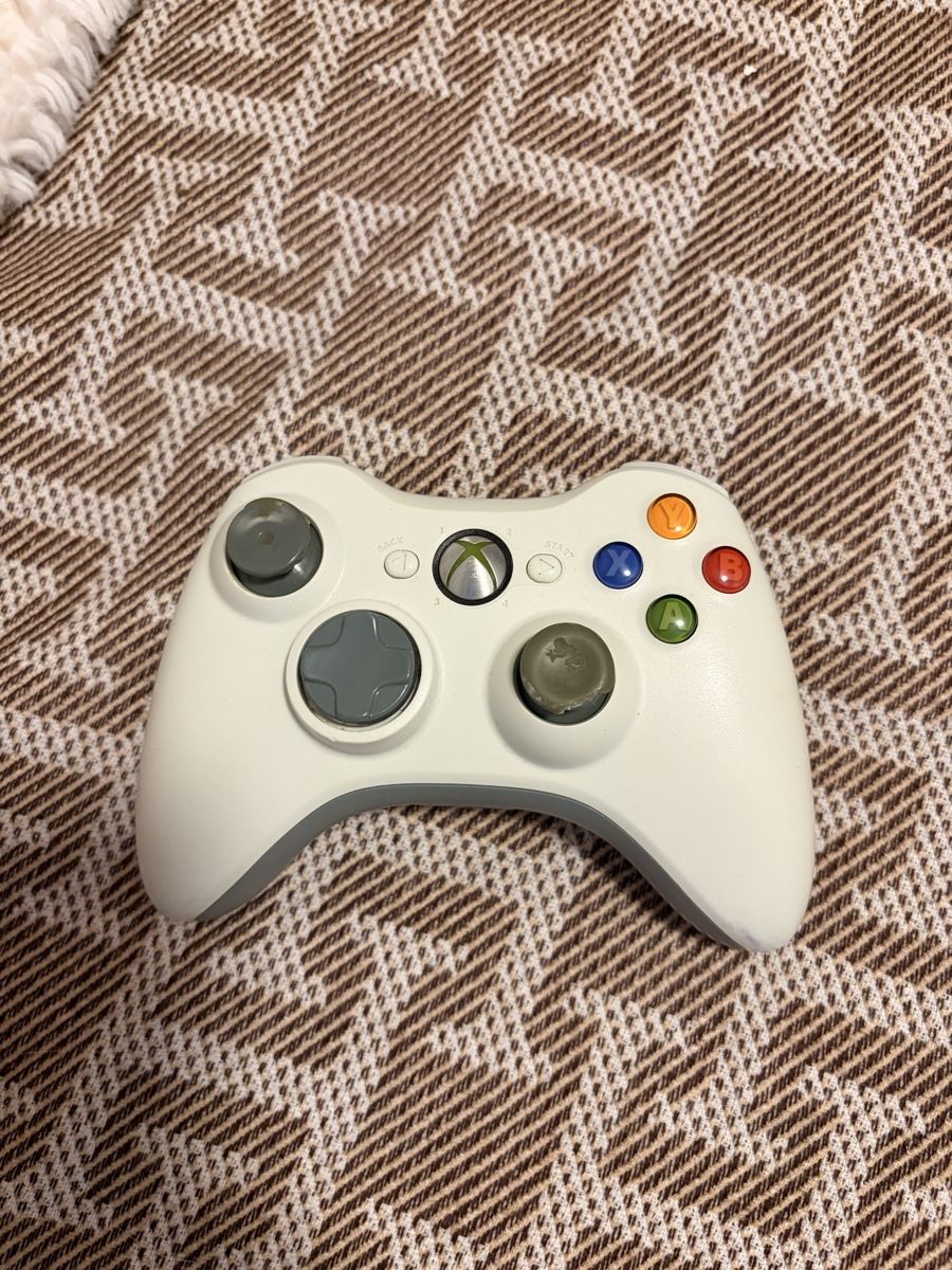 Controller: Xbox 360 Controller weiss mit Gebrauchsspuren als defekt – Usato da St.Gallen venduto da rslalfs