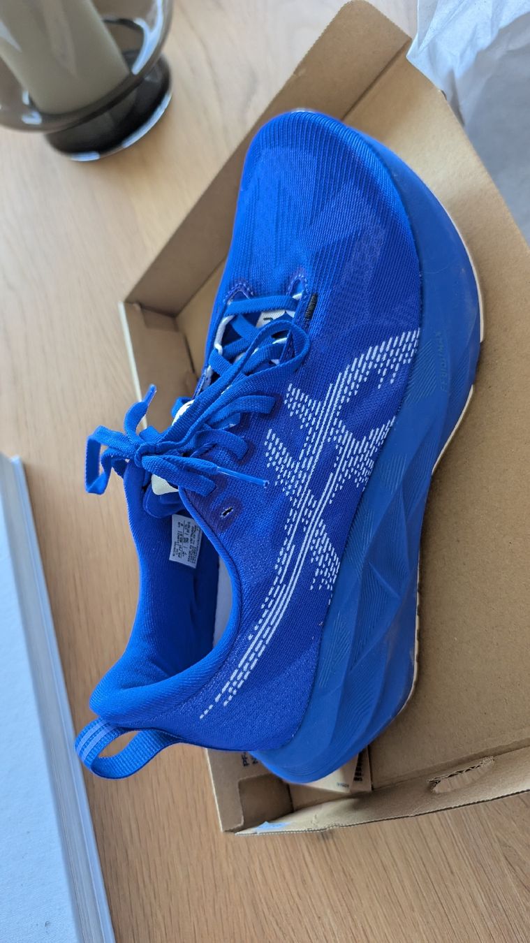 Asics Scarpe da donna: Asics Nova Blast 5 white blue 40.5 – Nuovo (secondo la descrizione) da Biberstein venduto da ameliecimador 4