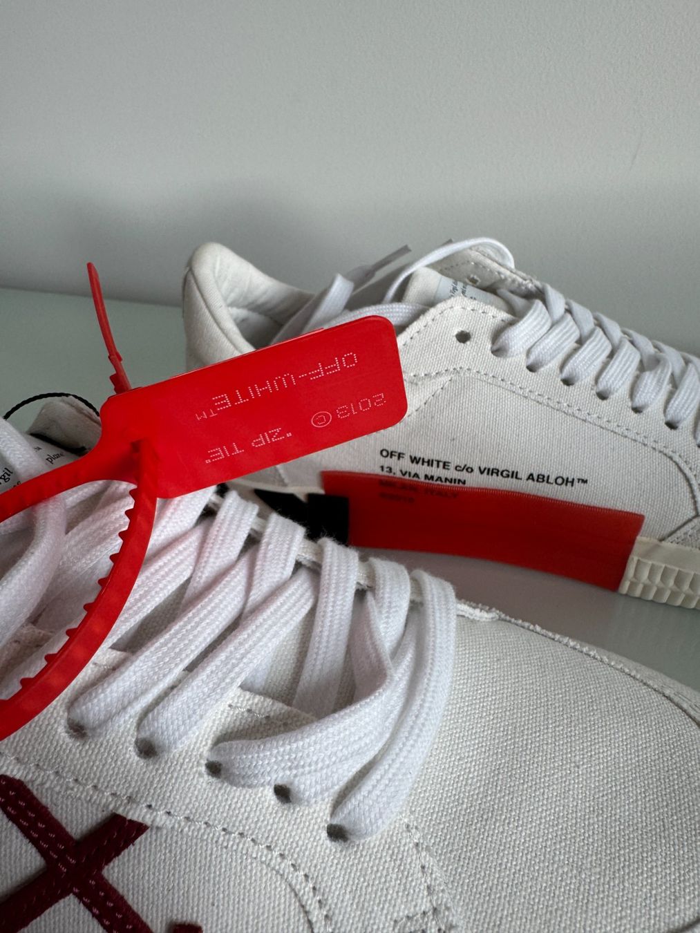 Off-White Scarpe da uomo: Off-White low vulcanized (Grösse 43) Neuwertig – Nuovo e nell'imballaggio originale da Oberwil BL venduto da Chelsea26 2