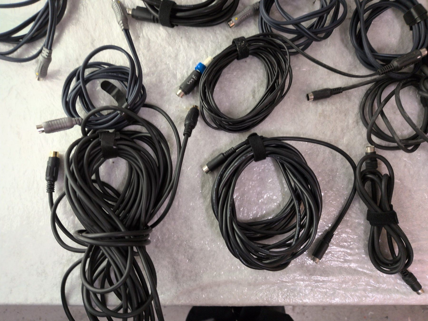 Kabel: S-Video Kabel 26Stk – Gebraucht aus Basel von Fcol 3