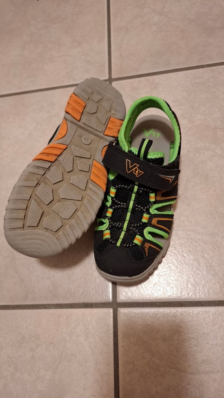 Scarpe per ragazzi: Sommersandalen Gr.31 – Usato da Fischbach-Göslikon venduto da Rainbow88 1