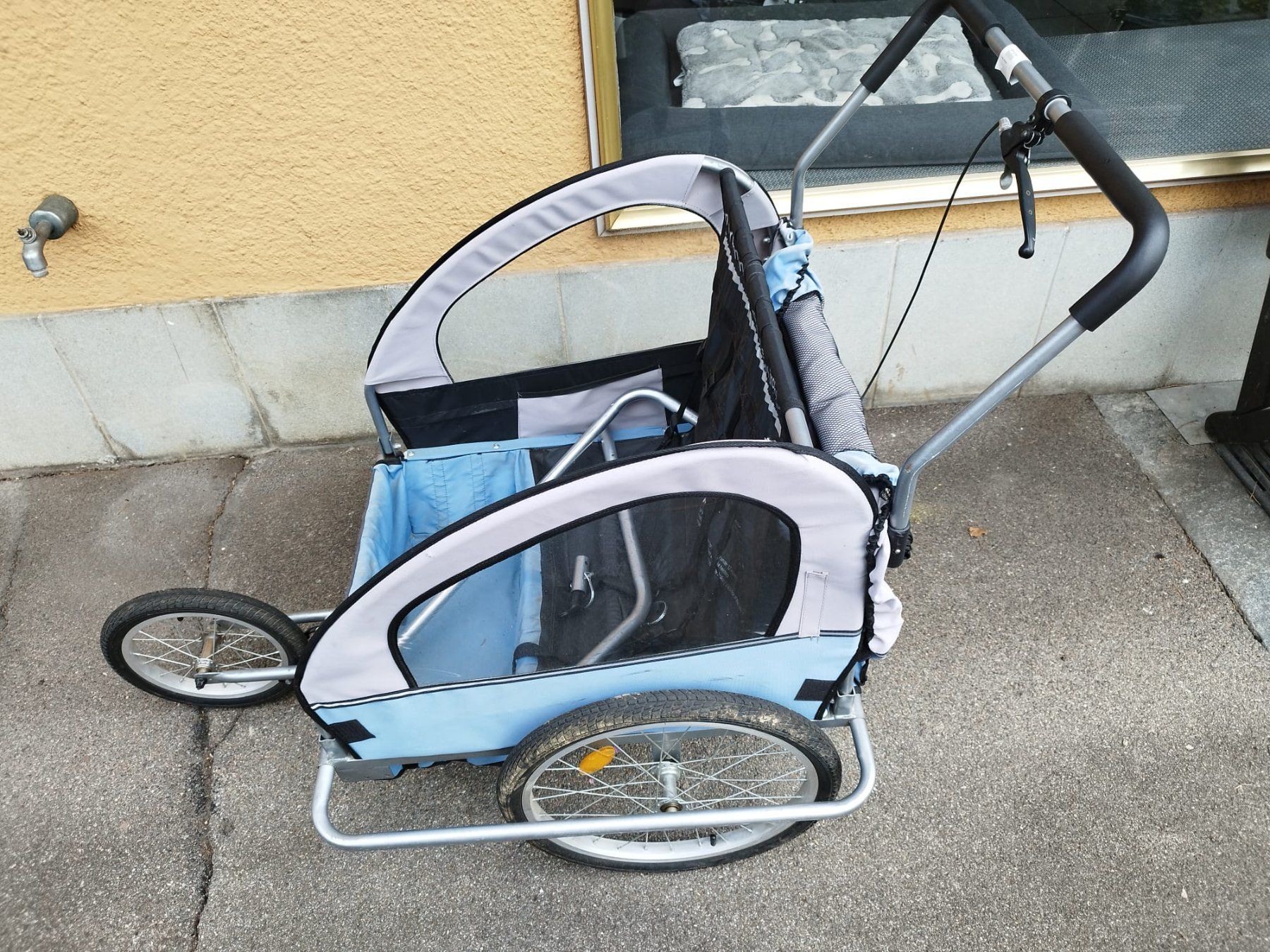 Rimorchi: Veloanhänger / Doppel-Kinderwagen – Difettoso da Oberengstringen venduto da miniundmaxi 1