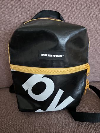 Freitag Rucksack schwarz/gelb NEU