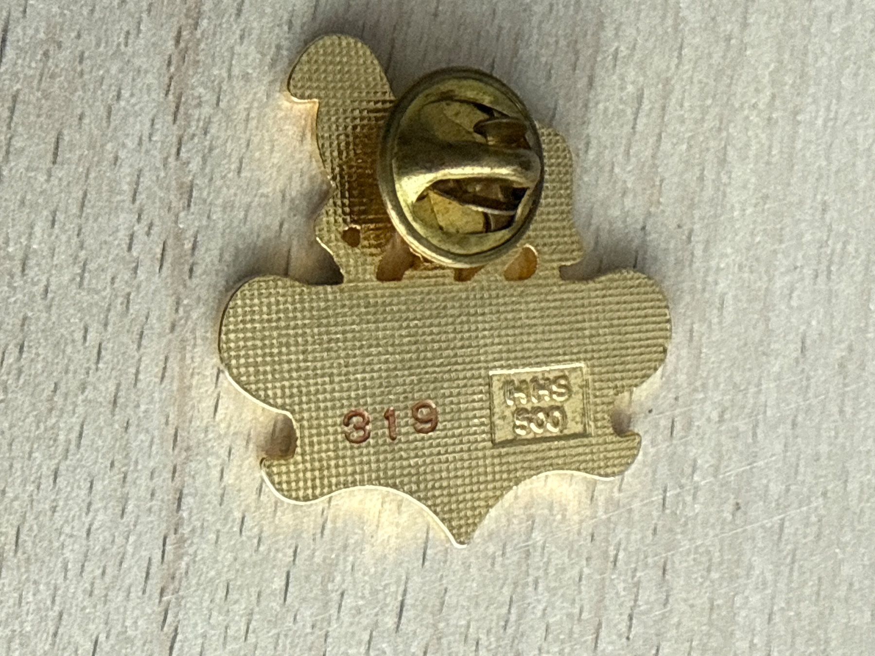 Plaketten & Abzeichen: Pin Zum goldenen Schäfli – Gebraucht aus Glattbrugg von Schweigmatt 1