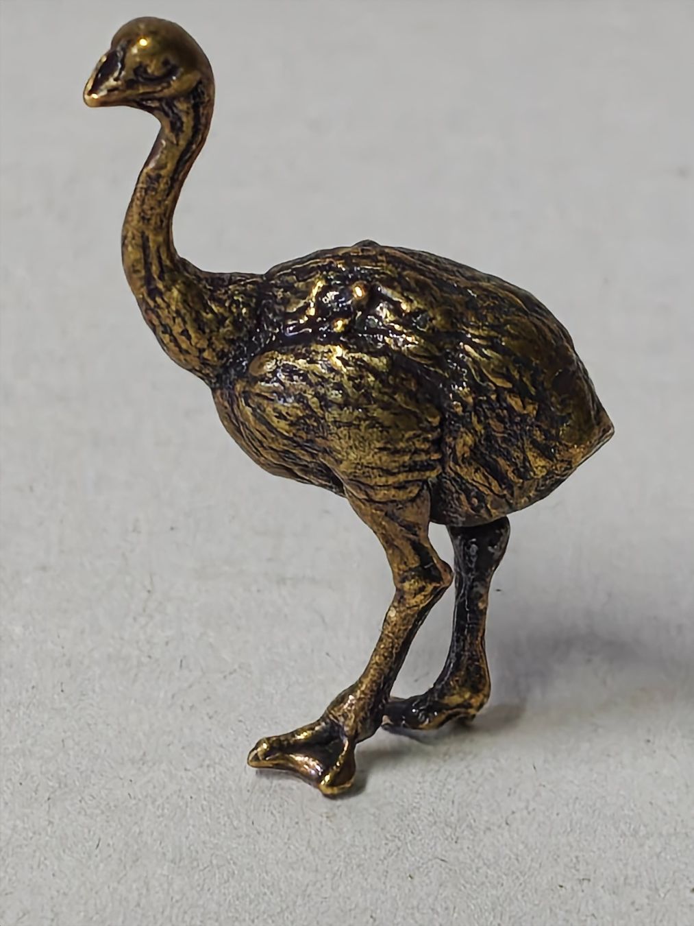 Statuette: MINI Afrikanischer Strauss aus messing – Usato da Uerkheim venduto da Justi.y 1