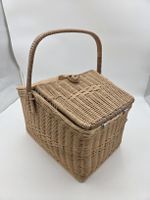 Picknickkorb aus Weidengeflecht mit zwei Klappdeckeln
