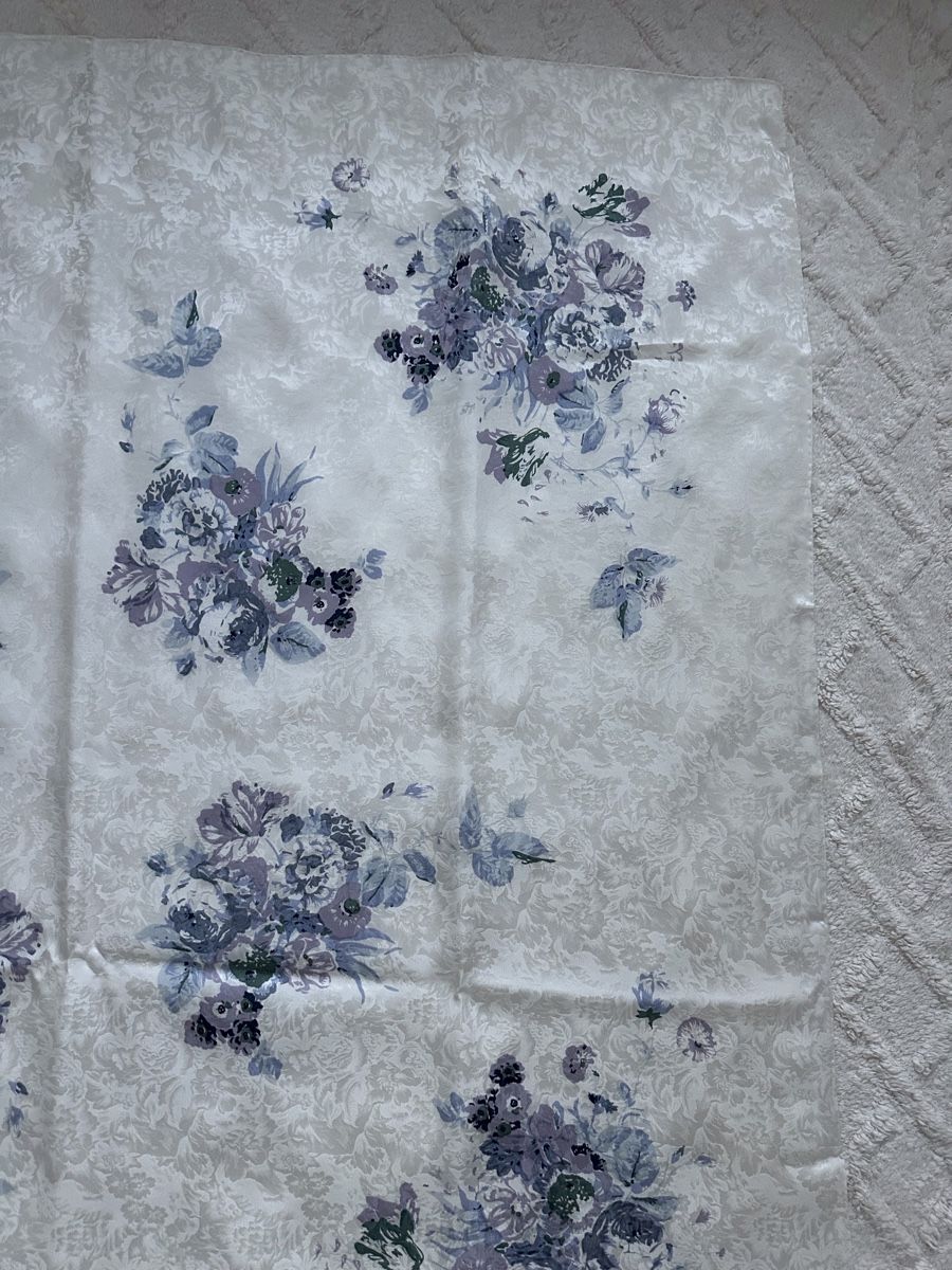 Foulard & Sciarpe: Grosser Seiden Foulard – Nuovo (secondo la descrizione) da Zollikon venduto da pan_8jtm 3