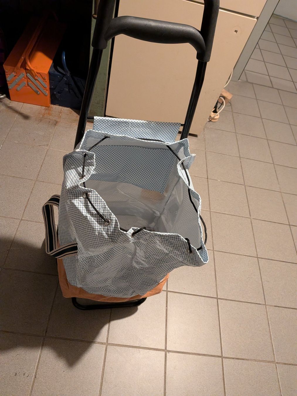 Sonstiges für Haushalt & Wohnen: Einkaufstrolley – Gebraucht aus Arbon von Mandy7
