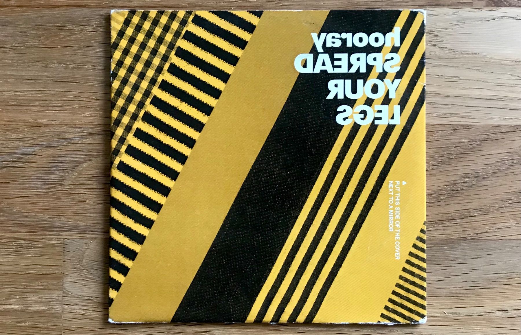 CD: CD Spread Your Legs - Hooray – Usato da Zürich venduto da tomakomai 1