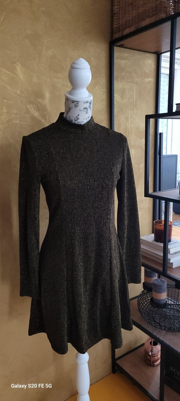 Kleider: Damen Kleid Monki Gr.M – Gebraucht aus Oberaach von Svea11