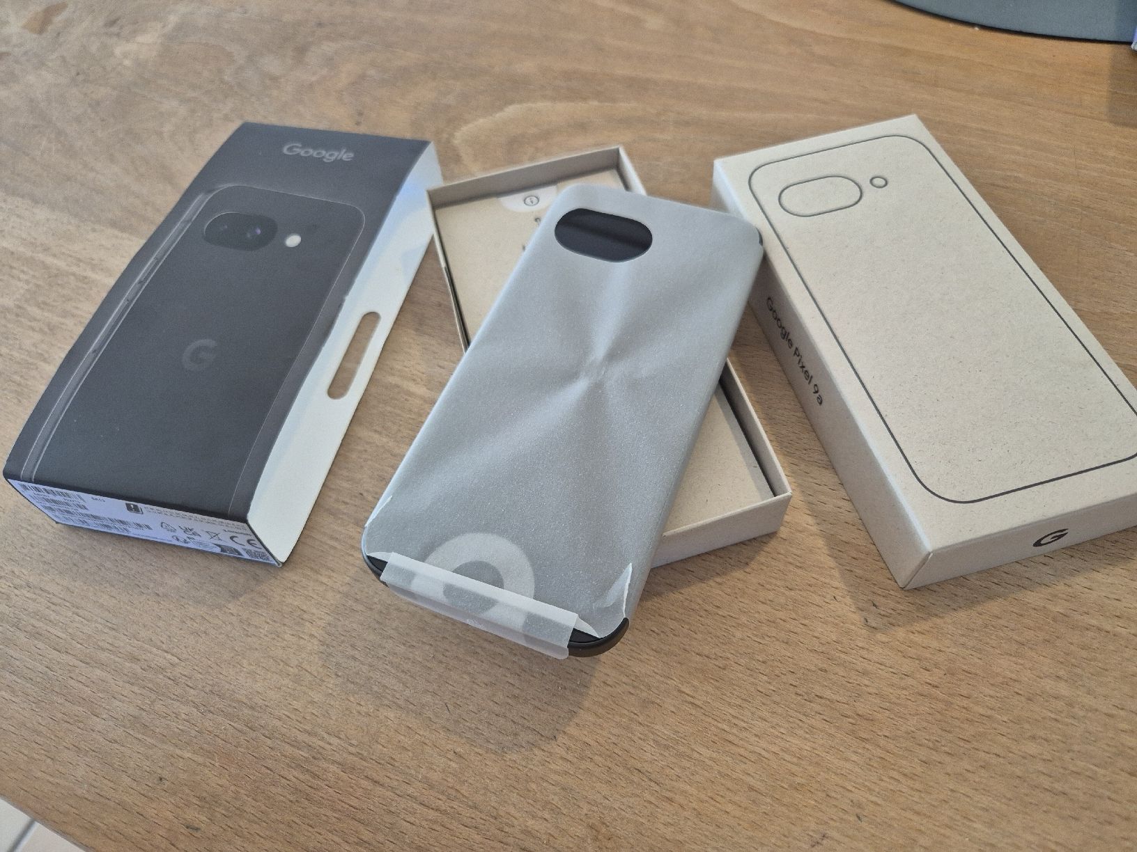 Google Portables: Google Pixel 9a – Neuf avec emballage d'origine à Ehrendingen par Amigo5 2