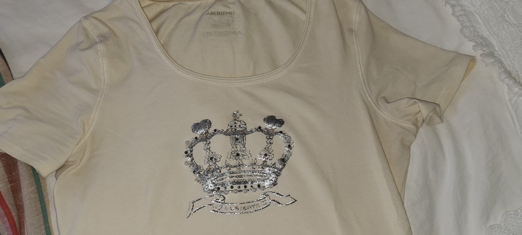 T-shirt: T-shirt mit perlen – Usato da Adliswil venduto da Boncoinsuisse 1