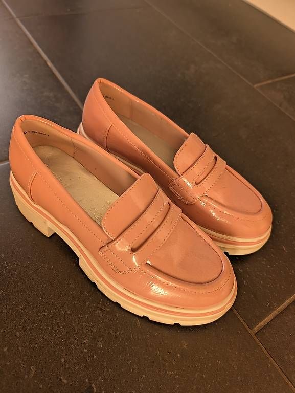 Chaussures filles: Halbschuhe Grösse 33 – D'occasion à Effretikon par sar_x7yl 1